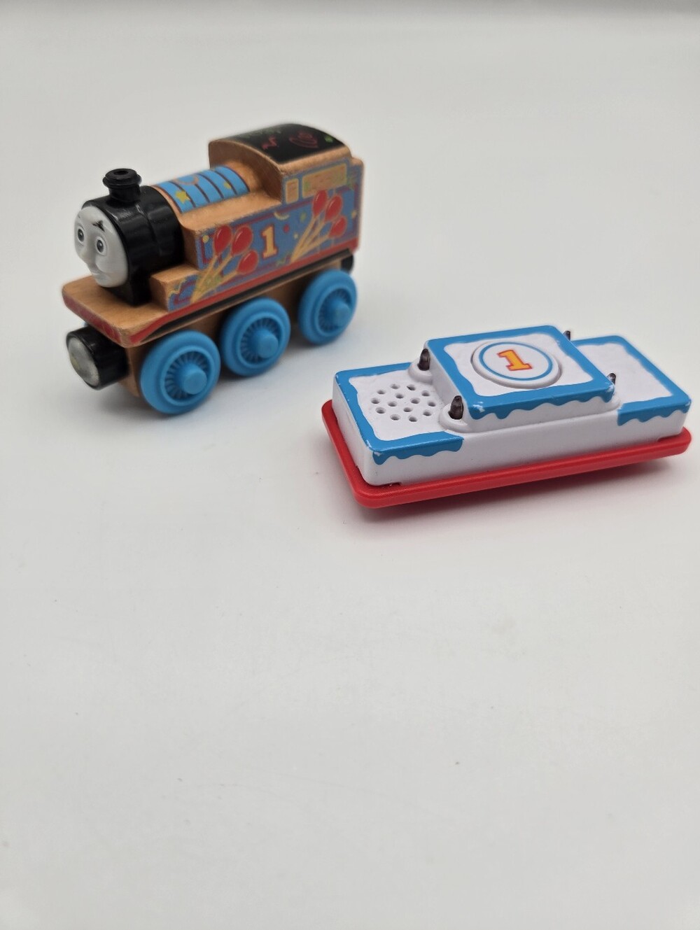 2018 Thomas The Tank Engine Wooden Birthday Cake Train FHM61